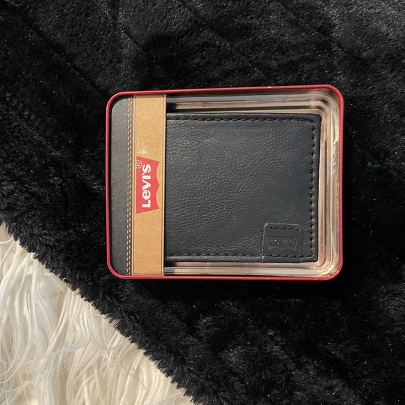 Levi’s | Black Men’s Wallet - Picture 2 of 6